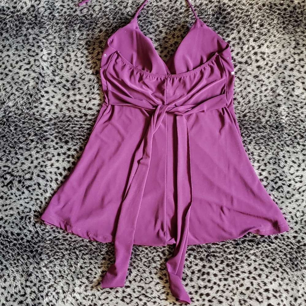 Classy Halter Top that Sparkles - Picture 7 of 9